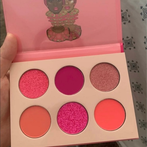 Eyeshadow palette bundle-4 items - Picture 3 of 5